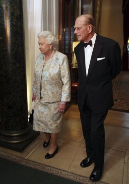La Reina Isabel II De Inglaterra Y El Principe Felipe, Duque De Edimburgo
