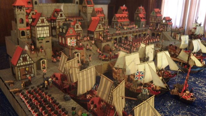  Exposición De Clicks De Playmobil En El Ateneo      