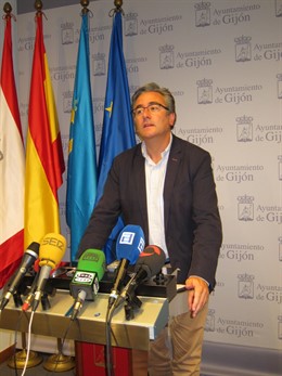 Pablo gonzález, concejal del PP de Gijón