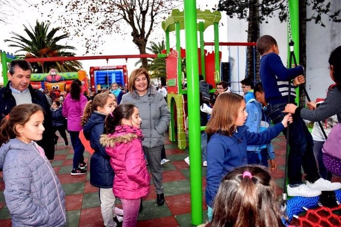 Nuevo parque infantil de Pueblonuevo de Miramontes