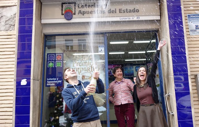 Los administración de lotería nº 49 ha repartido 125.000 euros en Zaragoza.