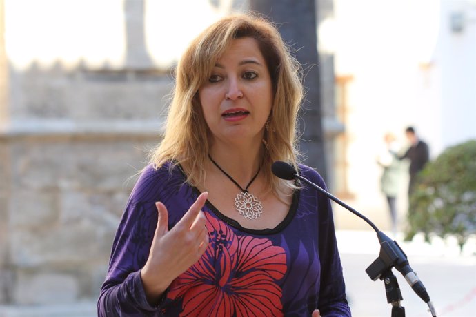 La presidenta y portavoz de Hacienda de Podemos Andalucía, Carmen Lizárraga