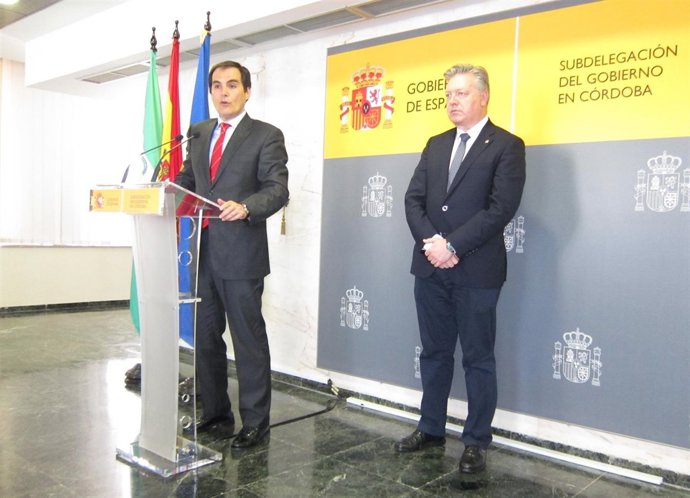 Nieto interviene, junto al subdelegado en Córdoba