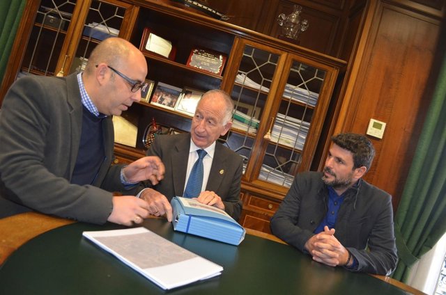 Huércal-Overa recoge el proyecto de una nave polivalente municipal.