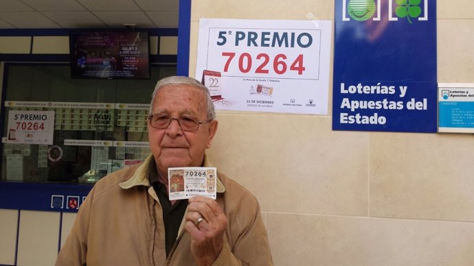 Uno de los agraciados con la Lotería de Navidad en Valencia