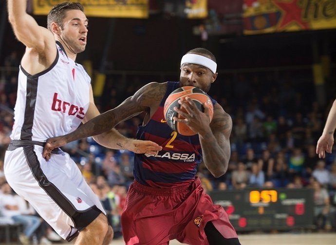 Tyrese Rice ante el Brose Bamberg