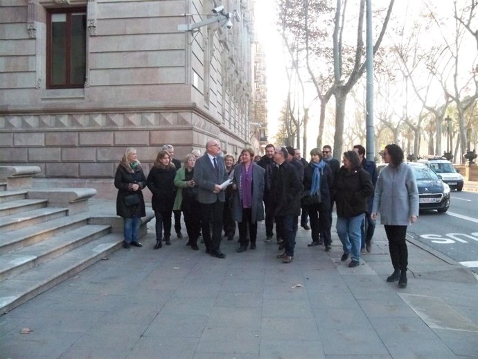 Lluís Corominas llega al TSJC arropado por diputados de JxSí y la CUP