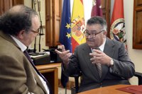 El profesor de la UMU Juan Cuello dona 20.000 euros para becas a jóvenes de excelencia y sin recursos