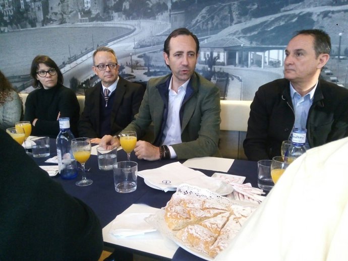 El senador Bauzá en el desayuno informativo