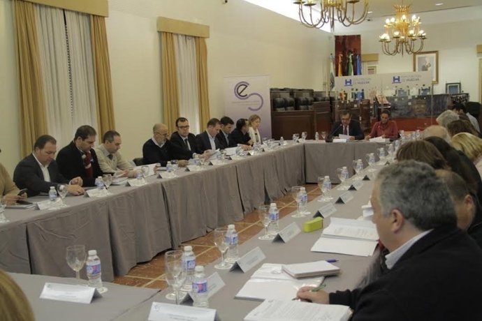 Reunión de la Agrupación por las Infraestructuras en la Diputacion Huelva