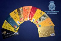 Detenido en Jerez el empleado de un bazar por comprar usurpando las tarjetas de clientes