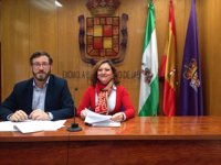 El Ayuntamiento contratará con los planes de empleo y por seis meses a 300 personas desempleadas