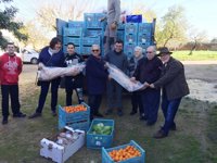 Asaja dona media tonelada de alimentos al centro de acogida de Ca'n Gazà