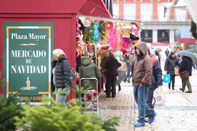 Navidad, navidades, adorno, adornos, Plaza Mayor de Madrid, Mercado de Navidad