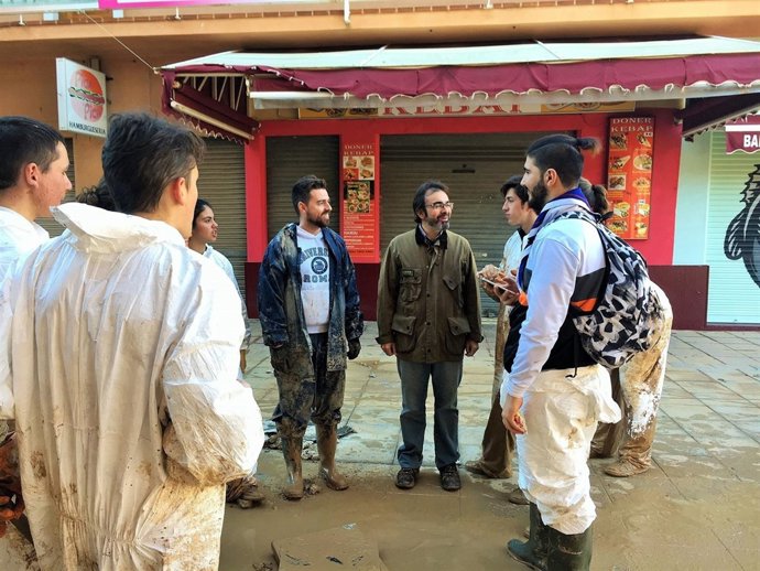 Jornada solidaria para limpiar viviendas y calles afectadas en Los Alcázares