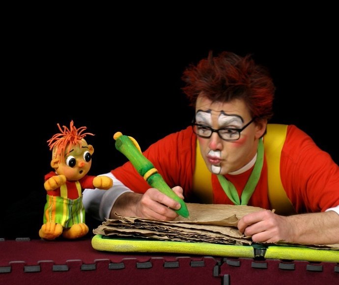 Escena la obra de Teatro Plus