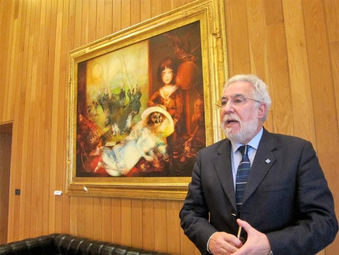 El presidente del Parlamento, Miguel Santalices, entrevistado por Europa Press