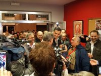 Medio centenar de 'críticos' del PSOE se reúnen en Madrid para pulsar el apoyo a Pedro Sánchez 