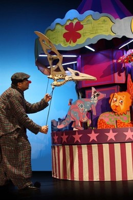 Civican acoge 'Viajeros del Carrusel'