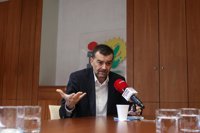 Maíllo (IULV-CA) reta a "dar la cara" a los críticos con la confluencia con Podemos