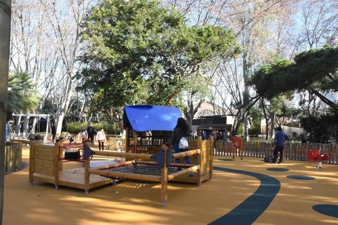 El Zoo de Barcelona estrena una zona de juegos inclusivos