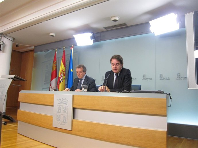 De Santiago-Juárez (I) y Bermúdez de Castro (D)