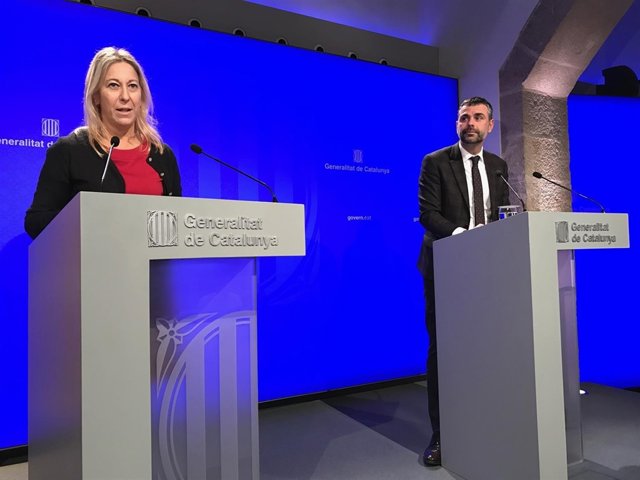 La portavoz del Govern Neus Munté y el conseller de Cultura, Santi Vila