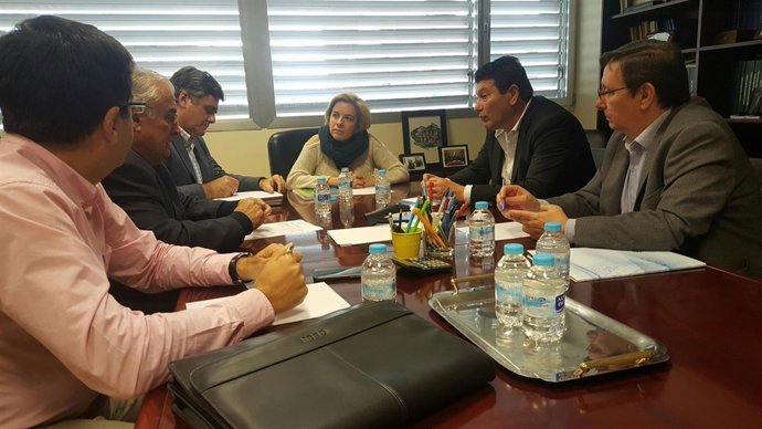 Foto/ Reunión De La Consejera De Agua Con Re Presentantes De La Comunidad De Reg