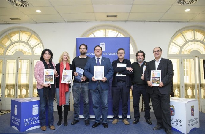 Presentación de la revista en el Palacio Provincial.