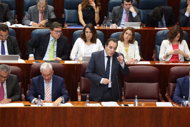 Elena González-Moñux, en la fila central, la segunda por la derecha