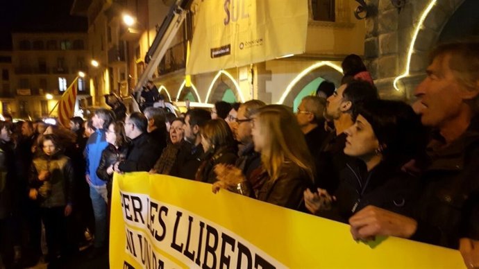 Concentración en Vic en apoyo al concejal detenido Joan Coma