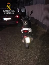 Detenidos dos individuos por el robo de un ciclomotor en Culleredo