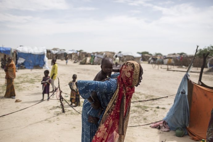 Madre e hijo desplazados por Boko Haram en Níger