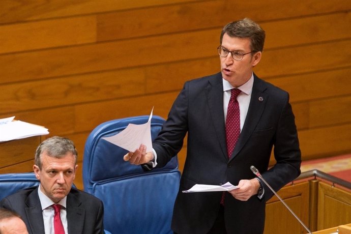 El presidente, Alberto Núñez Feijóo, en el pleno del Parlamento de Galicia