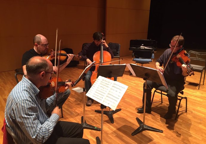 Los miembros del Cuarteto Saravasti, durante un ensayo en el Auditorio regional.