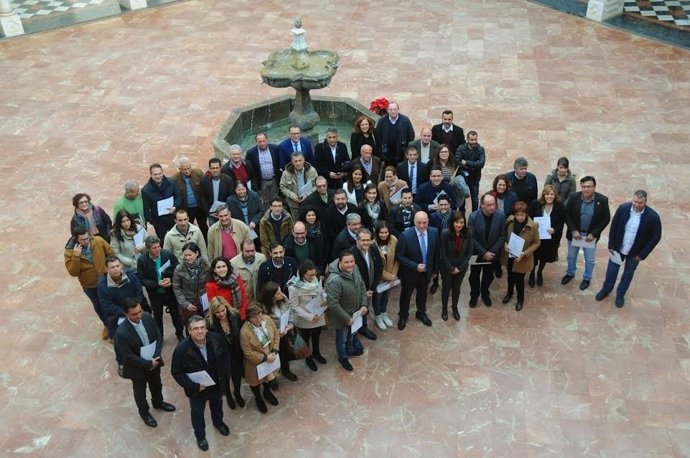 Ruiz (centro), junto a ayuntamientos beneficiarios