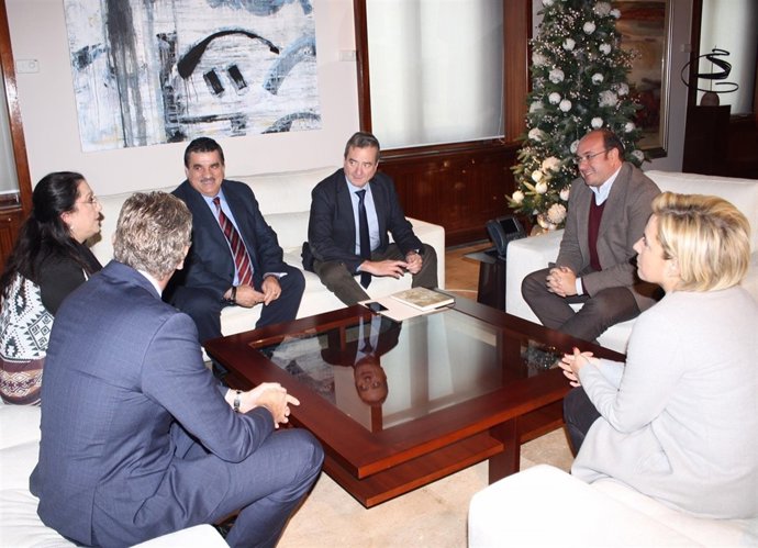 Fotos / El Presidente De La Comunidad Se Reú Ne Con El Presidente De Apoexpa Y C