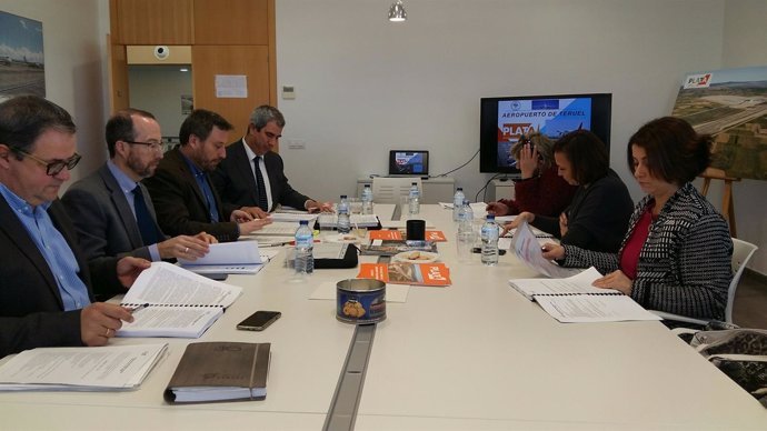 Soro ha participado en la reunión del Consejo Rector del Aeropuerto de Teruel