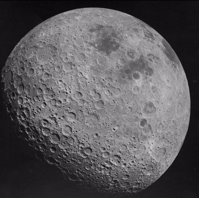 Imagen de la cara oculta de la Luna tomada por una misión Apolo