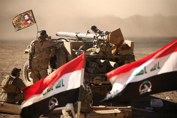 Milicianos chiíes cerca del aeropuerto de Tal Afar