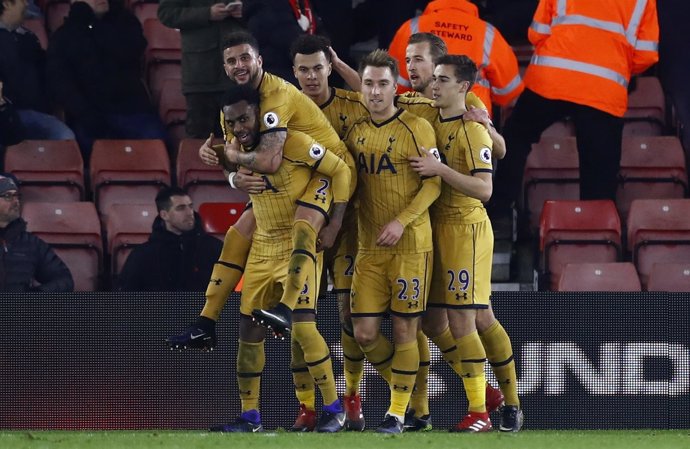 El Tottenham gana en la Premier