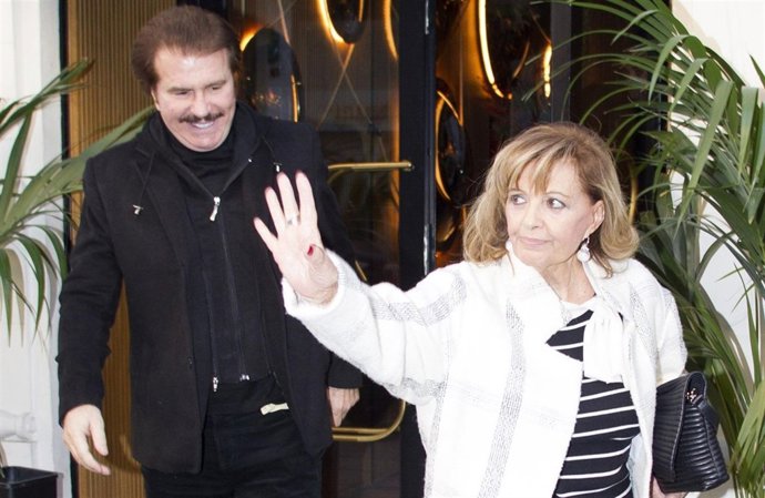 TERESA CAMPOS Y BIGOTE ARROCET