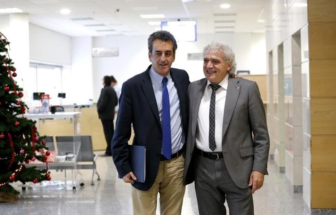 Francisco Martín y Ángel Cuevas, consejero de Turismo y presidente de hosteleros