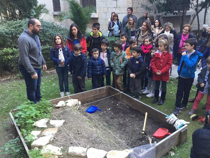 Participantes en la actividad 'Excavando por Navidad'.