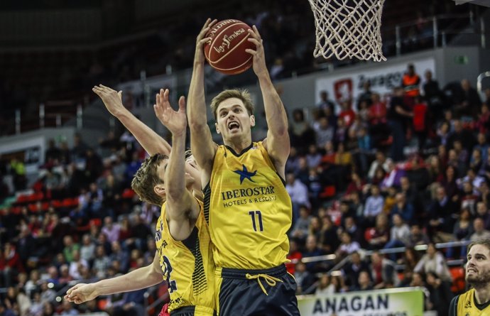 William Hanley Tecnyconta Zaragoza contra Iberostar Tenerife 