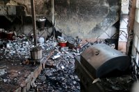 Siguen en la UCI los dos hermanos heridos en el incendio mortal de una vivienda en Jerez