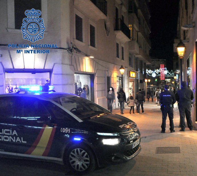 La Policía Nacional vigilando