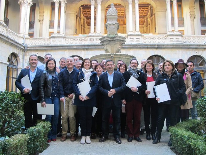 Entrega de resoluciones para mejorar equipos informáticos.