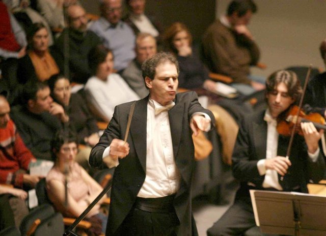 El maestro Yaron Traub deja la titularidad de la OV