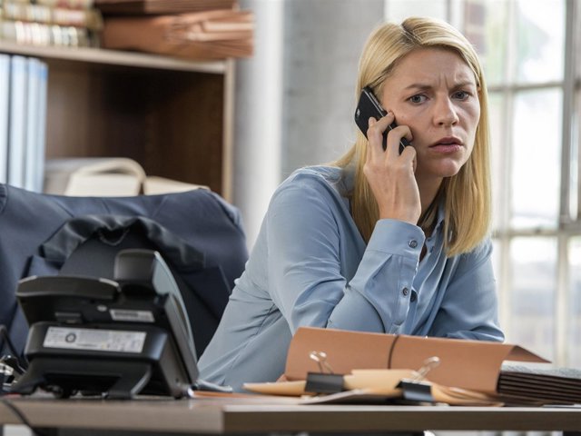 Claire Danes as Carrie Mathison in HOMELAND (Season 6, Episode 02).